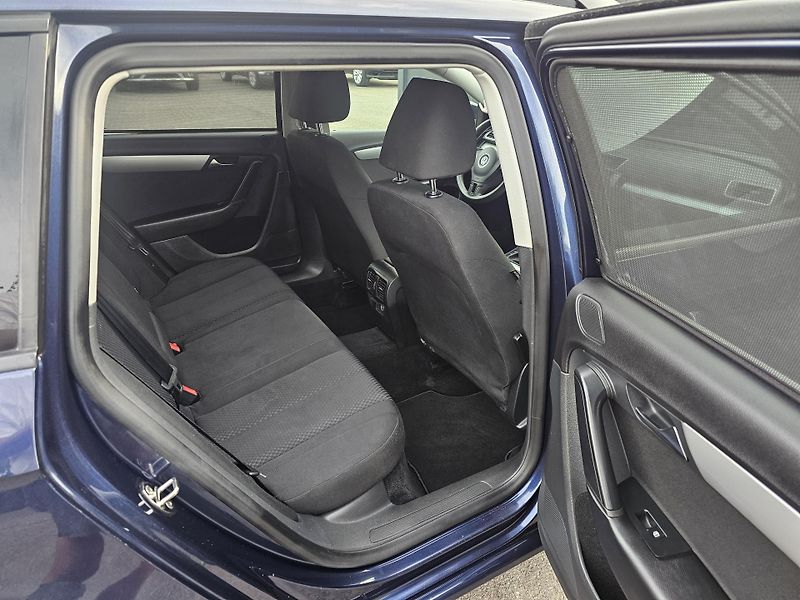 Volkswagen Passat 1.4 TSI 90kW,NAVI,VÝHŘEVY - fotka 34 z 50