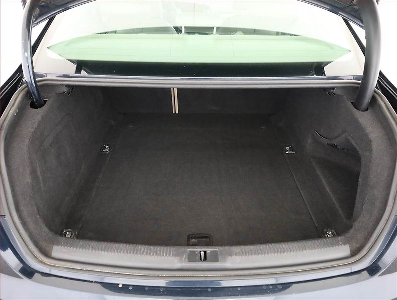 Audi A4 (2009) 2.0 TDI, jezdí výborně - fotka 16 z 17