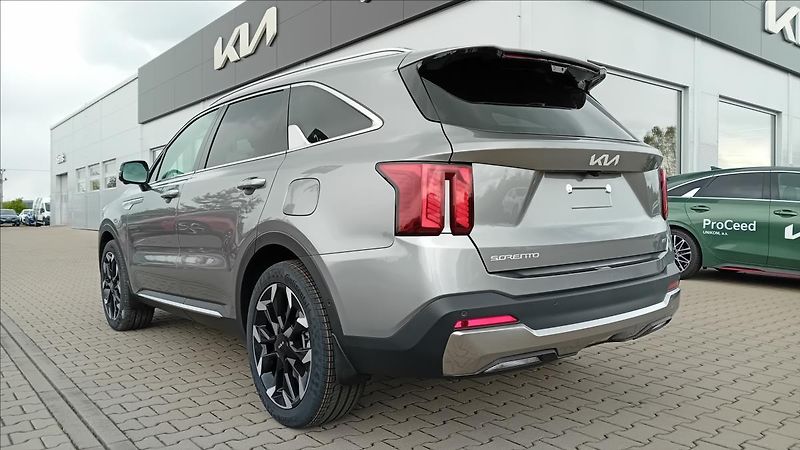 Kia Sorento 2,2 CRDi SCR 4x4 8DCT TOP 5P - fotka 6 z 16