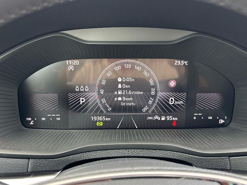 Škoda Karoq DSG SELECTION - fotka 11 z 26