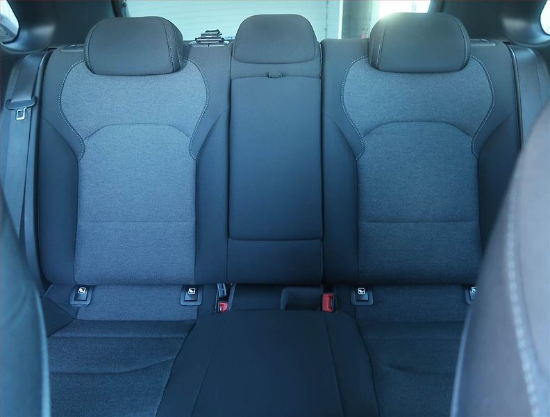 Hyundai i30 (2021) Family 1.5 T-GDI MHEV - fotka 10 z 16