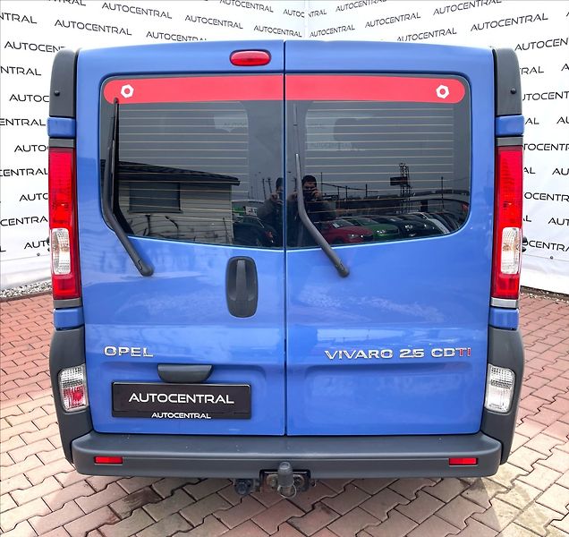 Opel Vivaro 2,5 D,107kW,8míst,po servisu,L - fotka 5 z 23