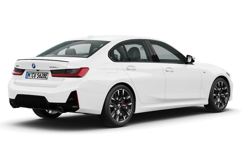 BMW Řada 3 330e xDrive - fotka 2 z 4