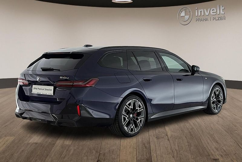 BMW Řada 5 540d xDrive Touring - fotka 3 z 20