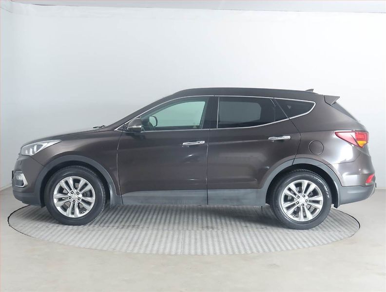 Hyundai Santa Fe (2017) 2.2 CRDi Blue, 4X4, Automat - fotka 3 z 20