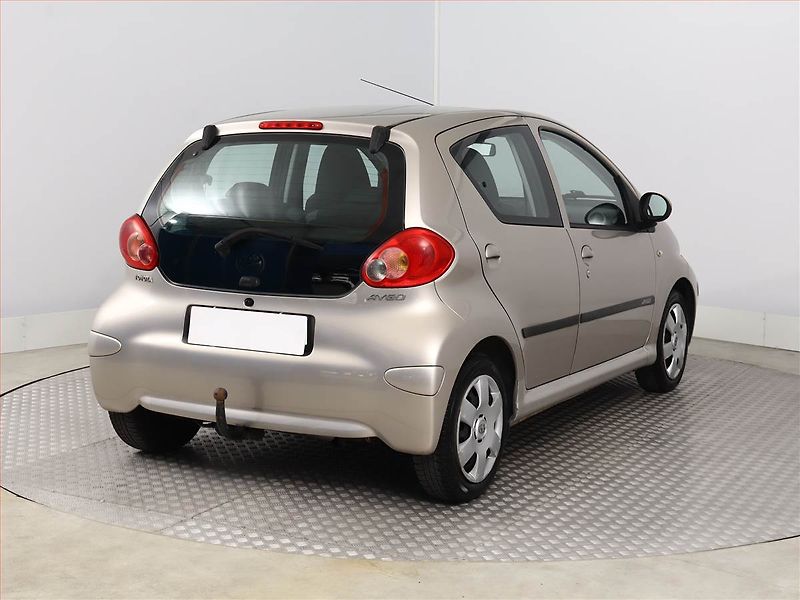 Toyota Aygo (2008) 1.0 VVT-i, nová STK, Tažné - fotka 5 z 9
