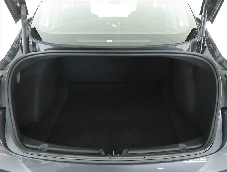 Tesla Model 3 (2023) Long Range RWD 79kWh, SoH 91% - fotka 14 z 21