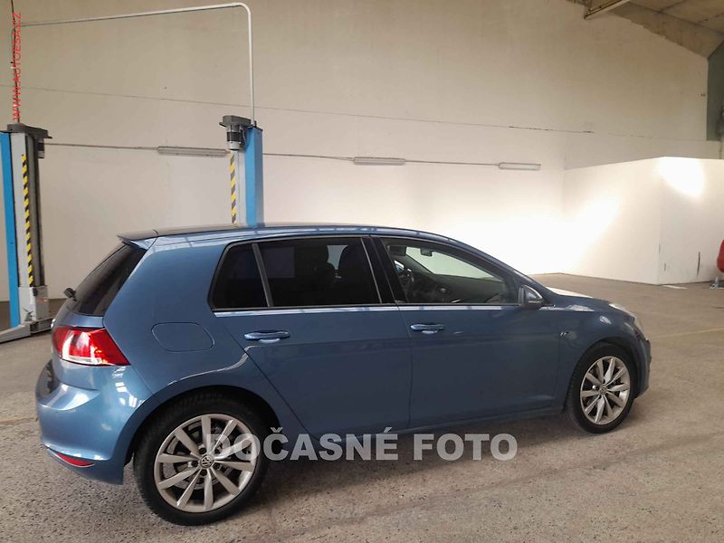 Volkswagen Golf (2013) 1.2 TSi, autoAC - fotka 2 z 3