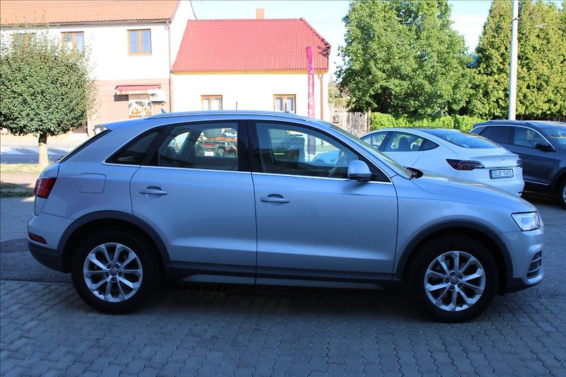 Audi Q3 2,0 TFSi 162 KW S-tronic Quatt - fotka 3 z 4