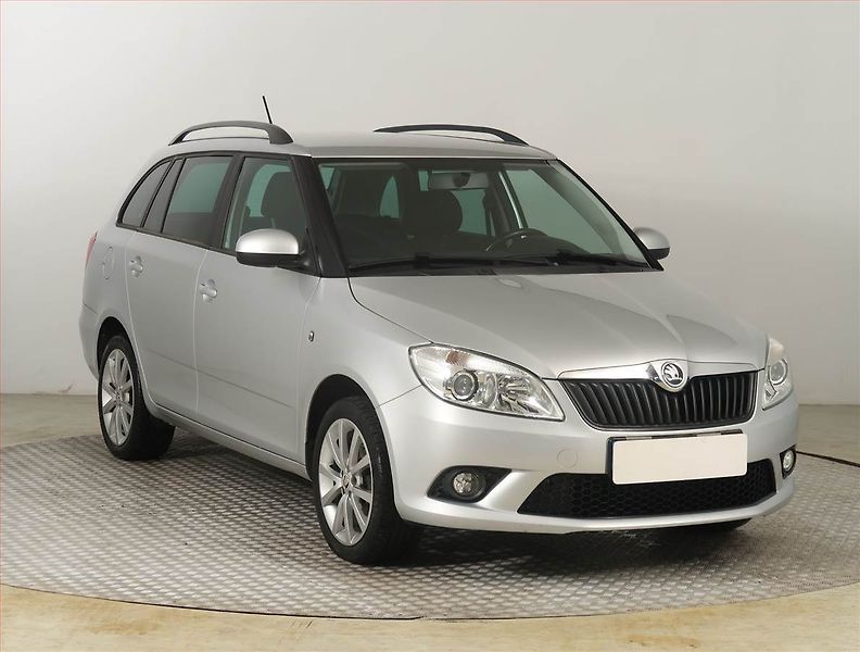 Škoda Fabia (2014) Elegance 1.2 TSI, Tempomat - fotografie inzerátu