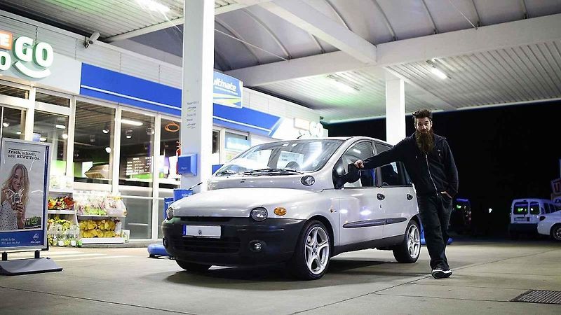 Fiat Multipla party nadšenců One Lap Heroes.