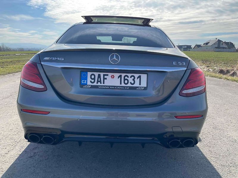 Mercedes-Benz Třídy E - fotka 4 z 12