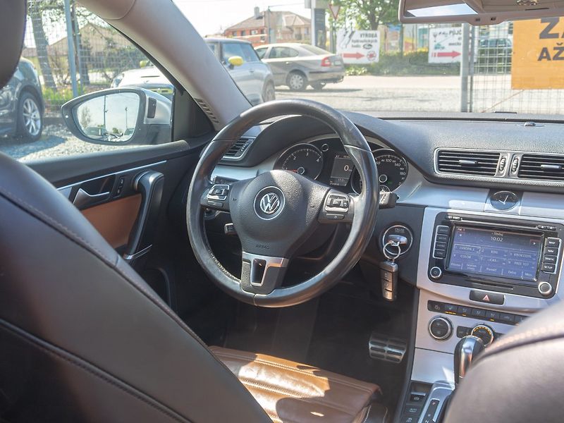 Volkswagen Passat (2012) 2.0TDI 125KW ALLTRACK - fotka 13 z 49