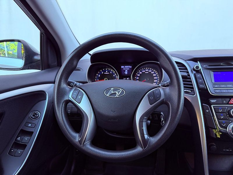 Hyundai i30 1.4 CVVT Trikolor, ČR - fotka 16 z 22