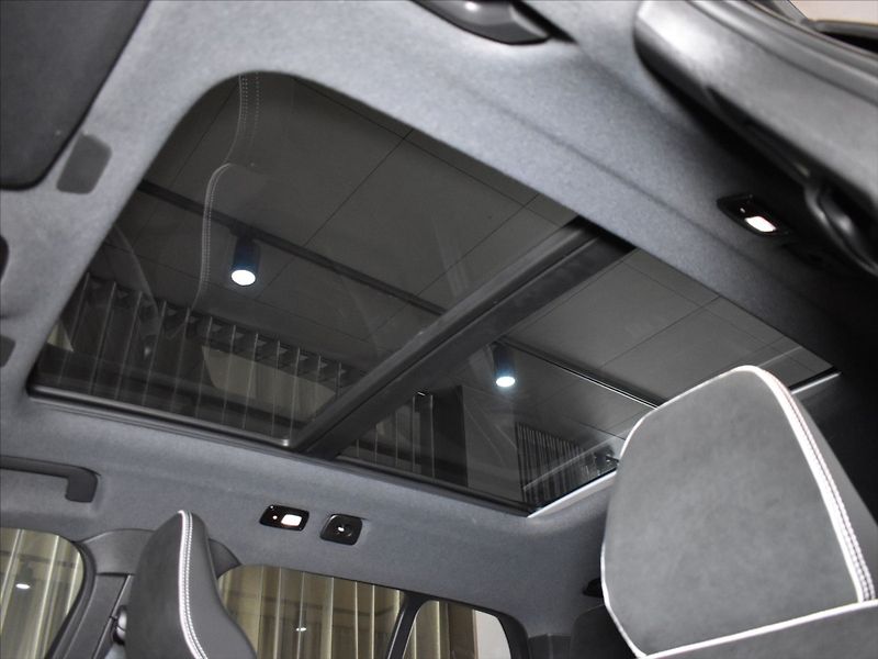Volvo XC40 2,0 B4 Ultra Panorama,BLIS - fotka 15 z 21