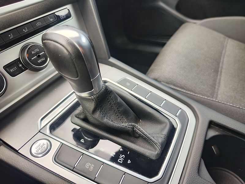 Volkswagen Passat 2.0 TDI/110kW Comfortline DSG - fotka 23 z 32