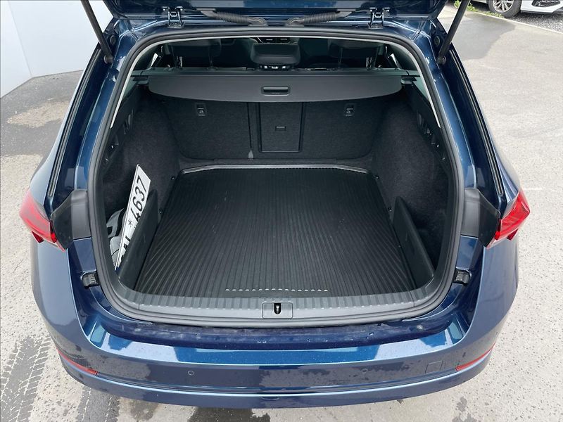 Škoda Octavia 2,0 TDI DSG Style Plus TAŽNÉ - fotka 24 z 25