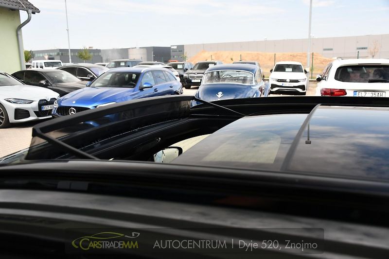 BMW Řada 3 320d xDrive M-SPORT ČR 1.M - fotka 49 z 62