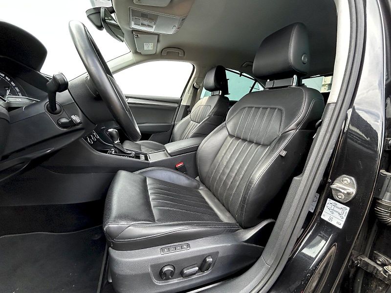 Škoda Superb (2018) 1.5 TSI 110kW ACT DSG Style+ - fotka 25 z 35