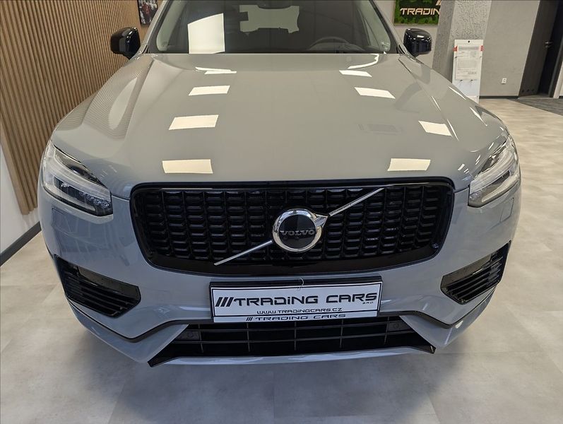 Volvo XC90 T8 Plus Dark Recharge AWD - fotka 2 z 39
