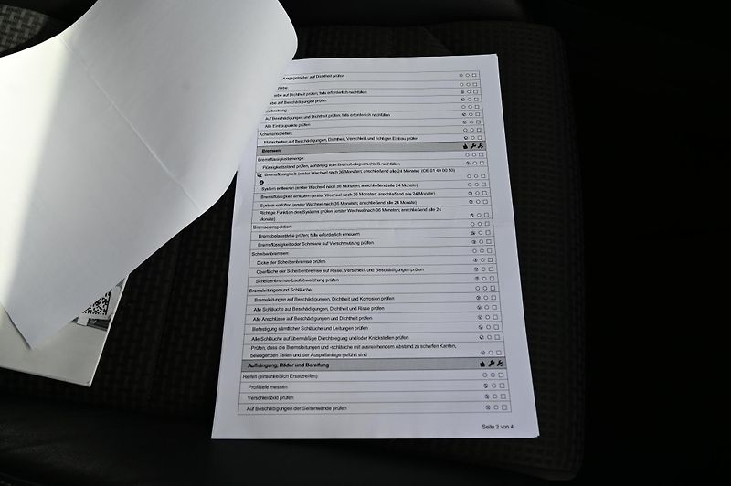 Volkswagen Golf VII 2.0TDI 110KW Highline 2/17 - fotka 44 z 57
