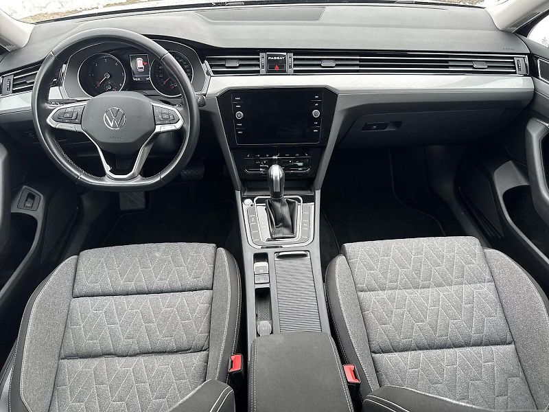 Volkswagen Passat (2022) Variant 2.0 TDI DSG Business - fotka 5 z 33