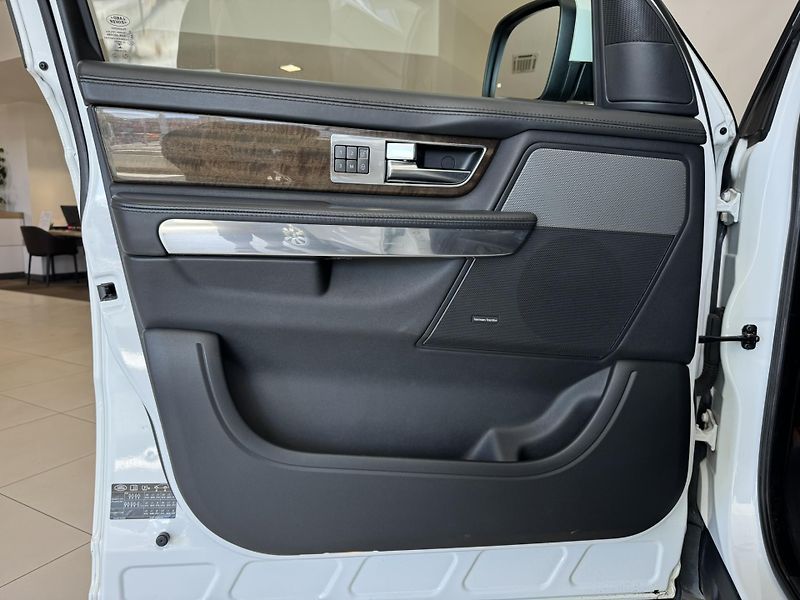 Land Rover Range Rover Sport (2013) SDV6 HSE - fotka 8 z 18