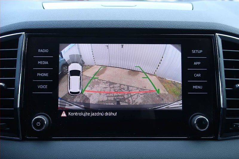 Škoda Karoq (2019) Style 1.5 TSI - fotka 16 z 24