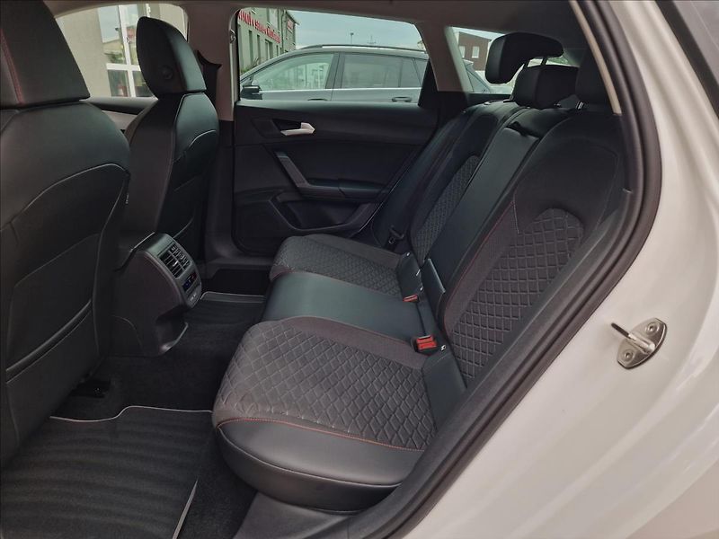 Seat Leon 2.0TDI 110kW DSG FR ST, 1.Maj - fotka 17 z 50