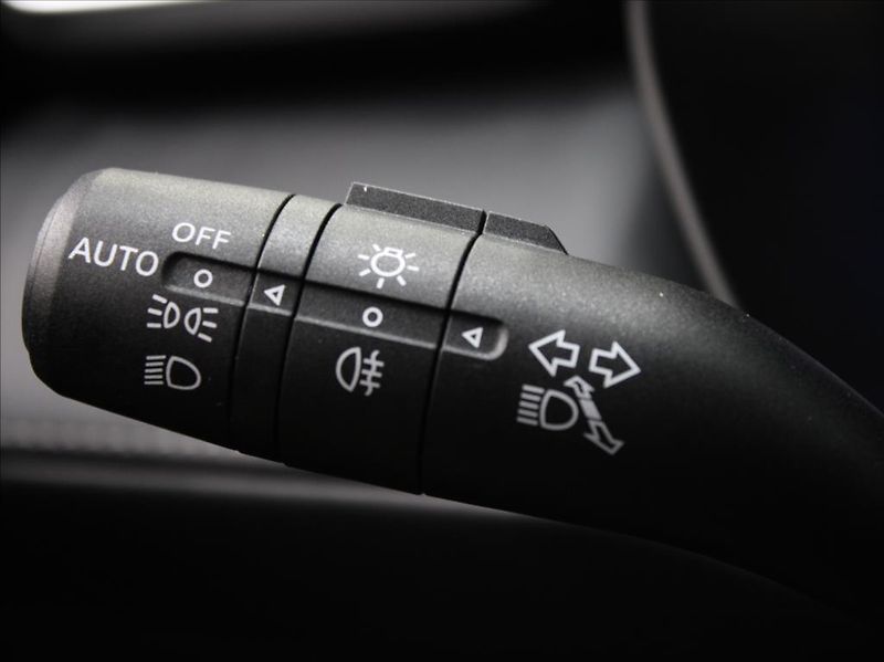 MG ZS 1,5 Hybrid+ Exclusive 20tkm.ČR - fotka 23 z 27