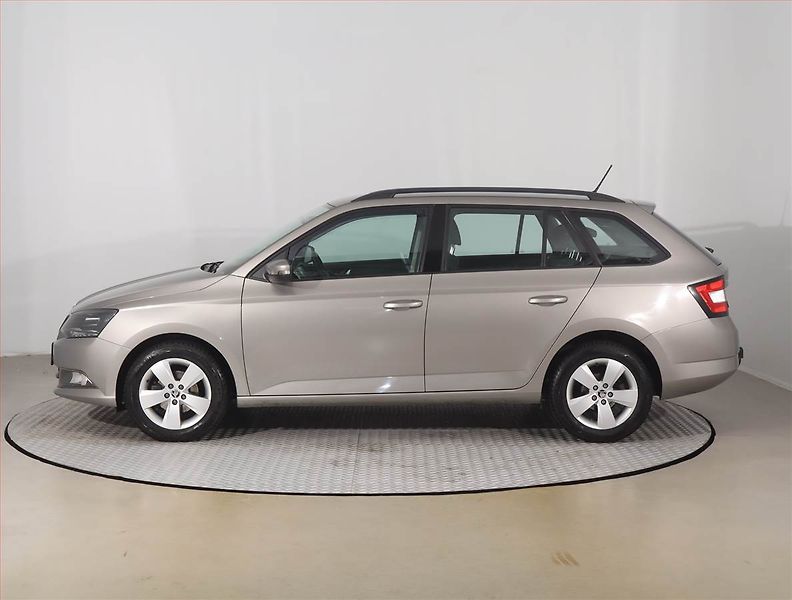 Škoda Fabia (2015) 1.2 TSI - fotka 3 z 16