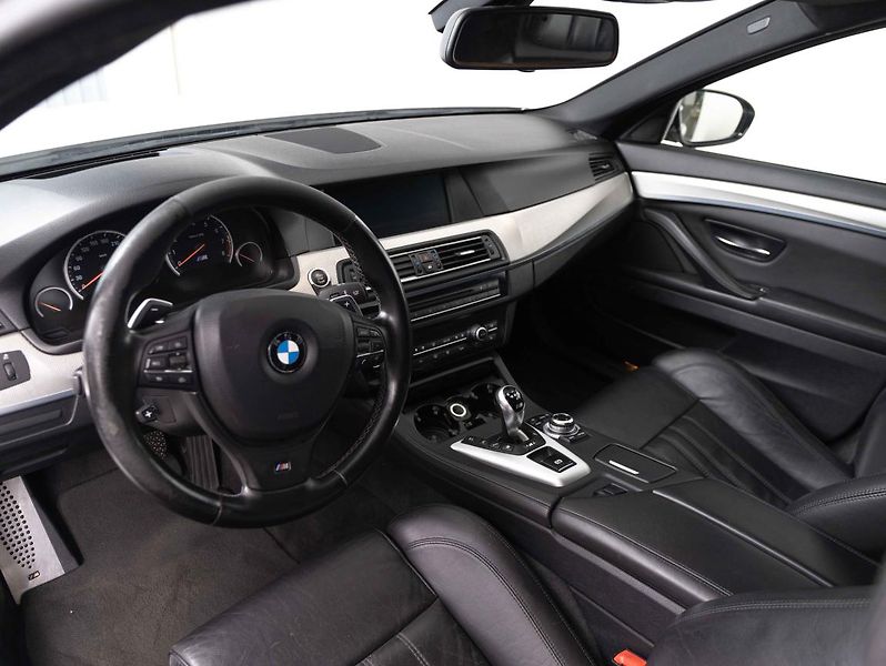 BMW M5 - fotka 11 z 22