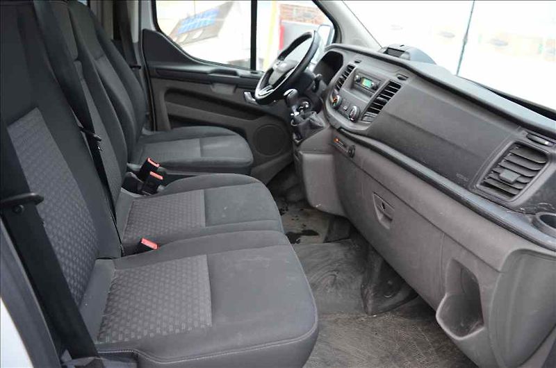 Ford Transit (2022) CUSTOM 2,0 D - fotka 9 z 17