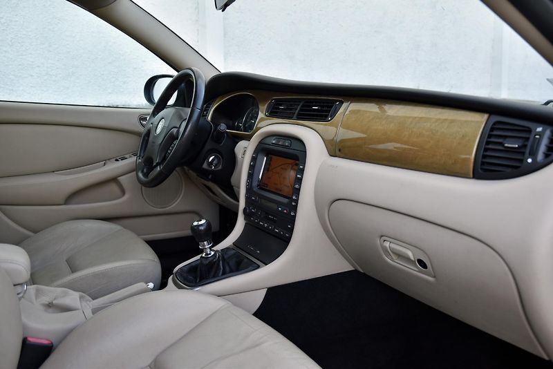 Jaguar X-Type 3.0 V6 AWD,MANUÁL,NAV,KŮŽE,ALU - fotka 37 z 44