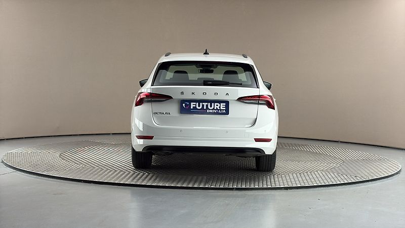 Škoda Octavia 1.5 TSI Ambition Combi - fotka 5 z 25