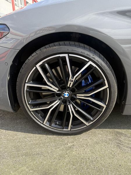 BMW Řada 5 (2022) BMW 540i xDrive Touring Mpaket - fotka 16 z 19