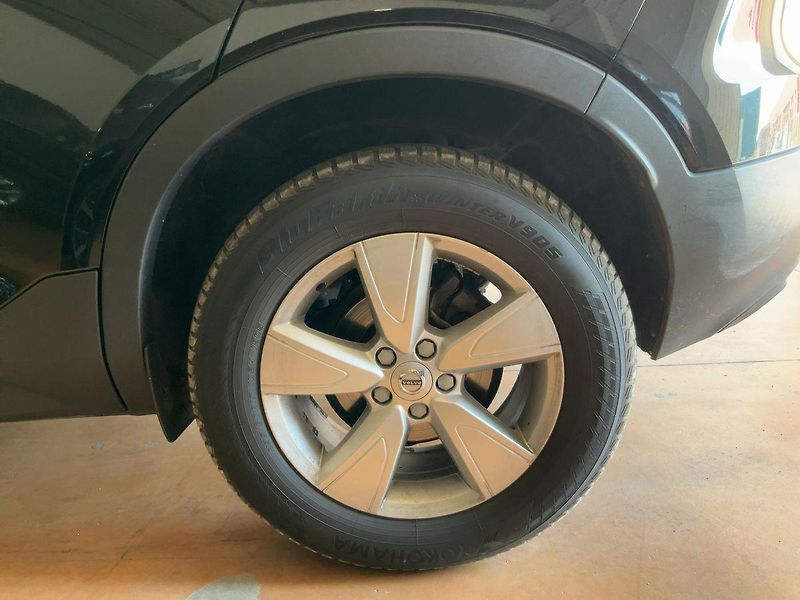 Volvo XC40 (2021) 1.5 T2 Momentum   2WD automat - fotka 5 z 18