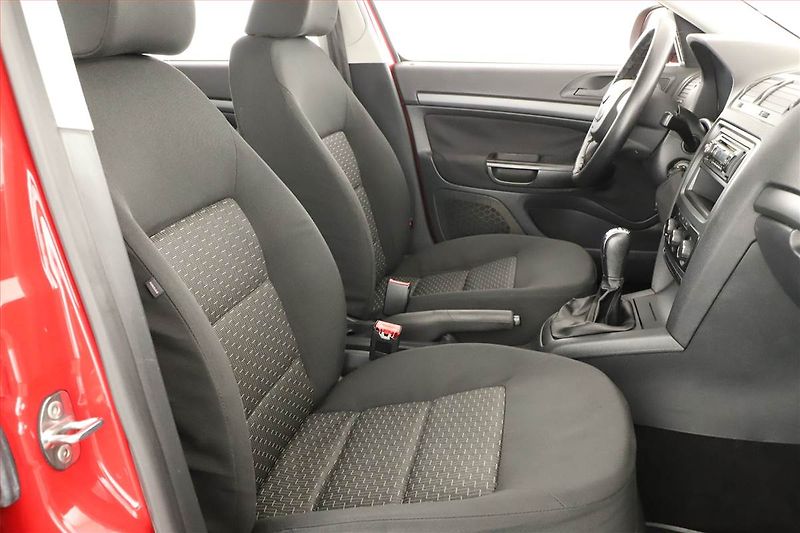 Škoda Octavia (2009) 1.6, nová STK, v provozu - fotka 7 z 11