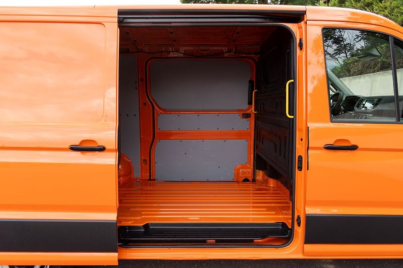 Volkswagen Crafter 2.0 TDI *L1H1*2xŠOUPAČKY*DPH* - fotka 7 z 29