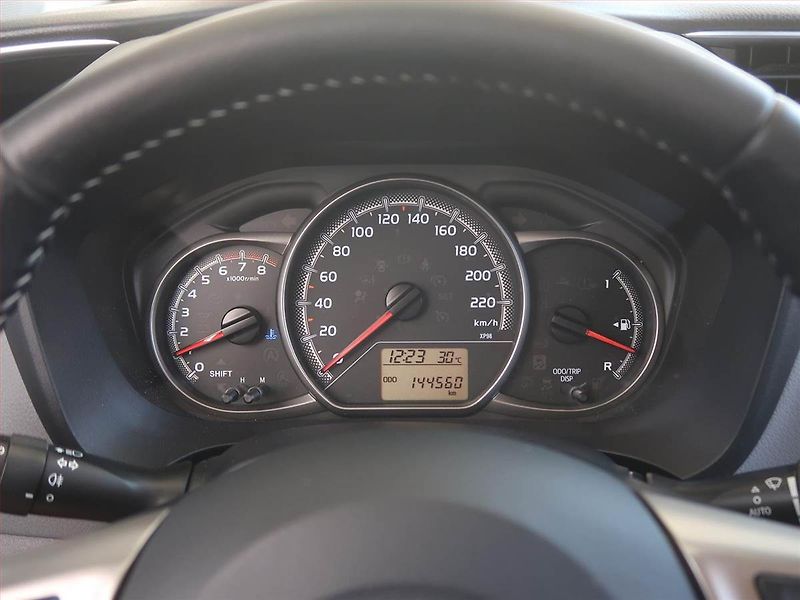 Toyota Yaris (2015) 1.33 Dual VVT-i, Serv.kniha - fotka 11 z 15