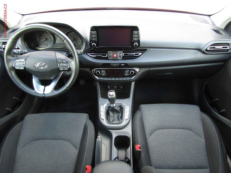 Hyundai i30 (2023) 1.0 T-GDi, ČR, Smart, LED - fotka 8 z 21