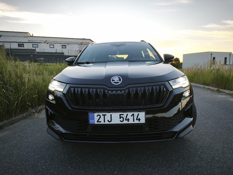 Škoda Karoq (2023) S-line 2.0 TSI 140 kW 4x4 DSG - fotka 10 z 27