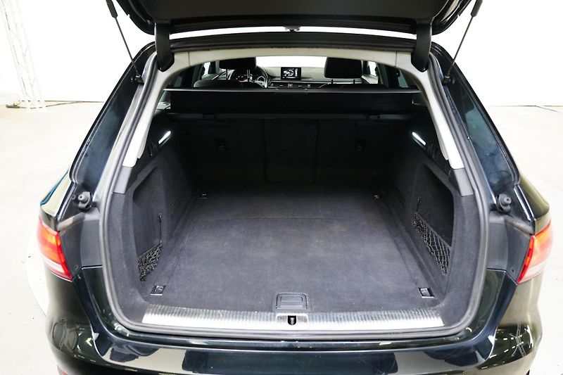 Audi A4 - fotka 25 z 26