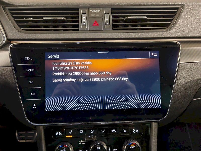 Škoda Superb (2023) Combi 2.0 TSI 140 kW DSG Sport - fotka 15 z 32