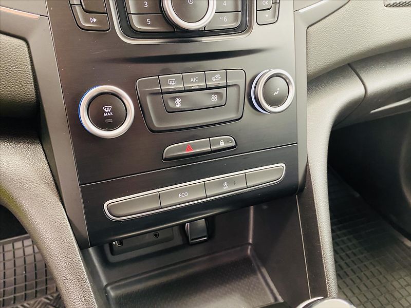 Renault Mégane 1,3 i 75Kw po servise - fotka 17 z 25