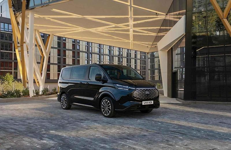 Ford Transit Custom Van startuje nyní na ceně 888 000 Kč bez DPH