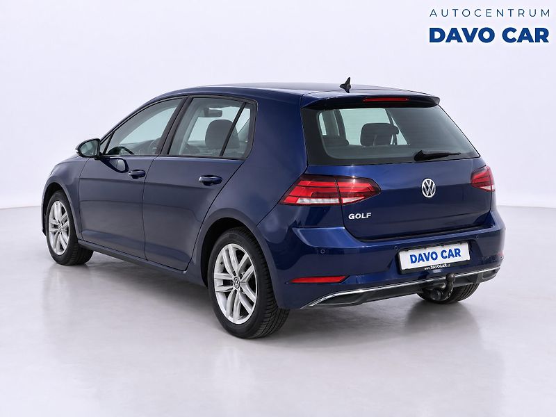 Volkswagen Golf 1,0 TSI 81kW DSG Navi 1.Maj - fotka 2 z 10