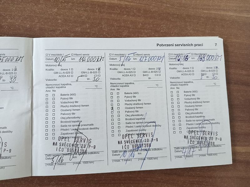 Opel Insignia 2.0 CDTI ST Edition - fotka 27 z 31