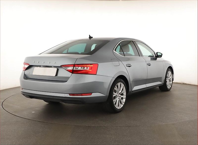 Škoda Superb (2019) Style 1.5 TSI, Automat - fotka 5 z 20