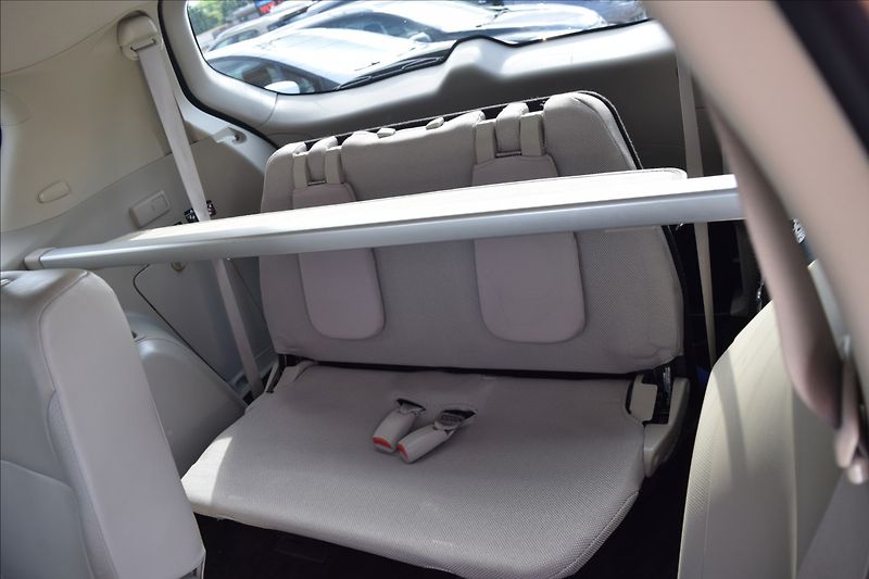 Mitsubishi Outlander 2,2 d 115KW TAŽNÉ 7MÍST 4X4 - fotka 28 z 51